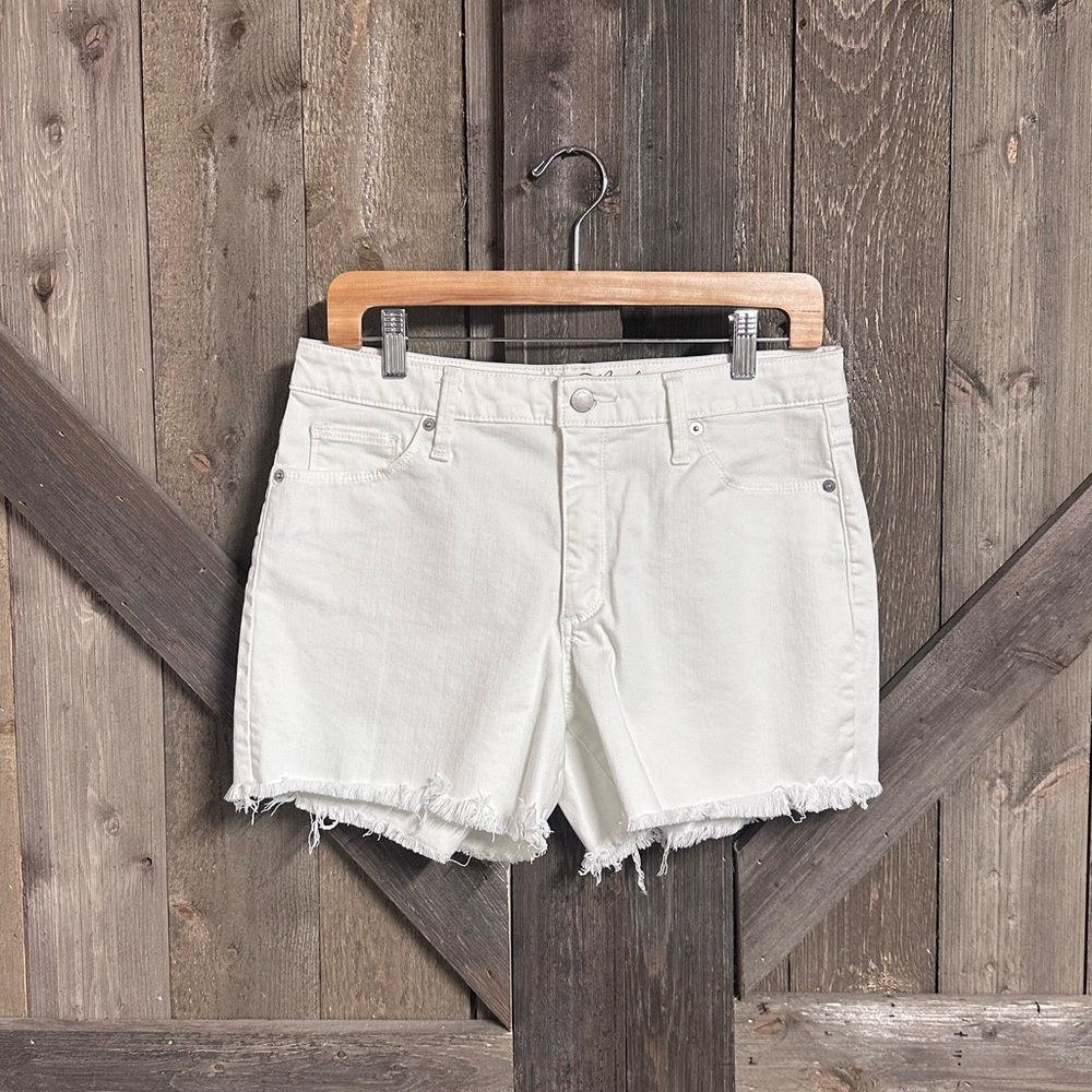 Universal Thread White Denim Shorts Euc - image 1
